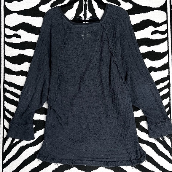 FREE PEOPLE Thien's Hacci Top Drop Shoulder Raw Seams Charcoal Gray Size Large - Picture 5 of 10